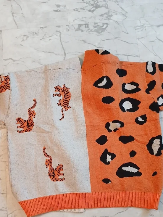 Two-Tone Orange & Cream Women's Knit Cardigan with Tiger Motifs - Picture 4 of 4